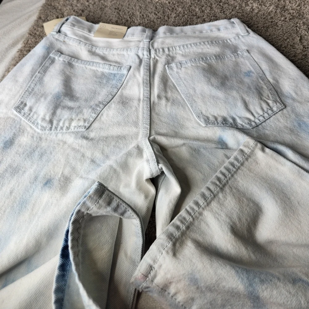 Women's Baggy Cloud Mid-Rise  90s Baggy Jeans - Universal Thread - Size 2